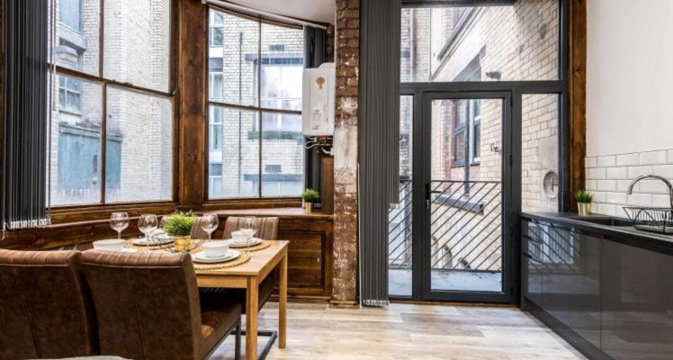 27 Stanley Street Aparthotel By Ustay ลิเวอร์พูล ภายนอก รูปภาพ