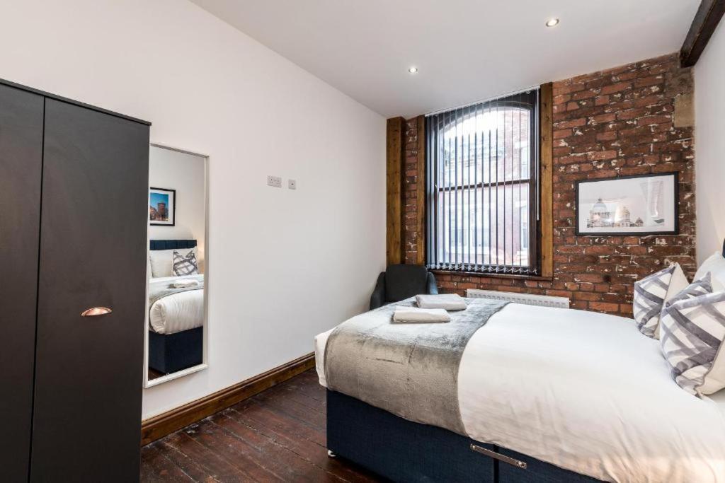 27 Stanley Street Aparthotel By Ustay ลิเวอร์พูล ภายนอก รูปภาพ