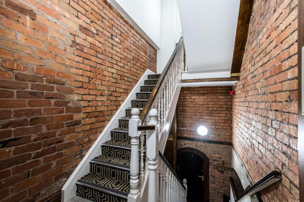 27 Stanley Street Aparthotel By Ustay ลิเวอร์พูล ภายนอก รูปภาพ
