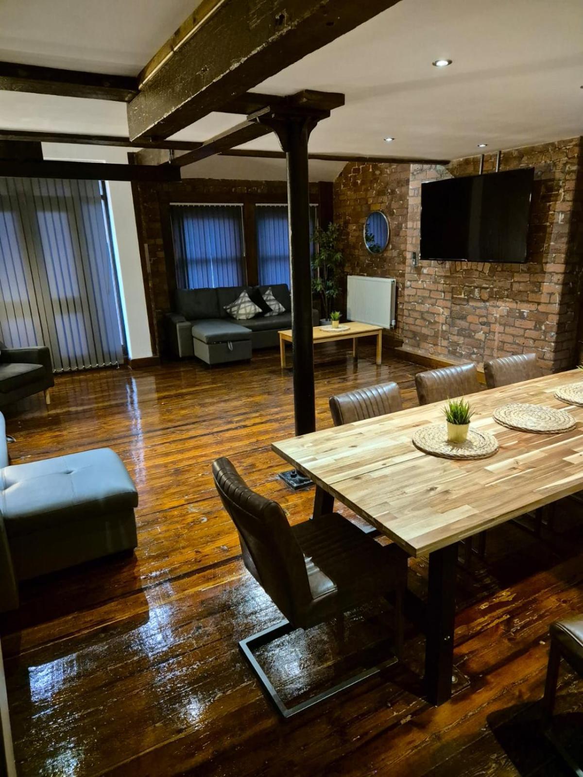 27 Stanley Street Aparthotel By Ustay ลิเวอร์พูล ภายนอก รูปภาพ